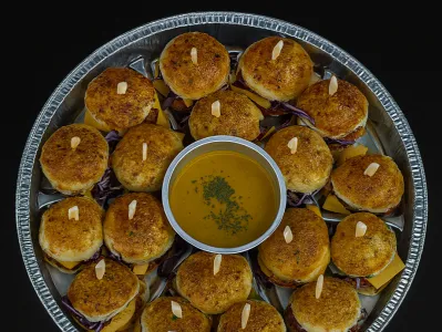 18 Mini Cheeseburgers - inclusief ovenschaal & sausje