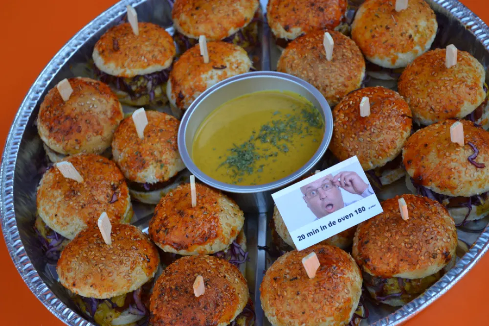 18 Mini Hamburgers - inclusief ovenschaal & sausje