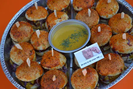 18 Mini Hamburgers - inclusief ovenschaal & sausje