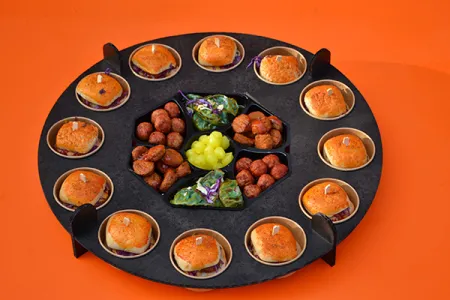 VEGA Cateringschaal GROOT inclusief 12 vegaburgers  60cm