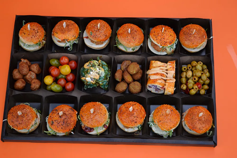 VEGA plateau hapjes en vegaburgers