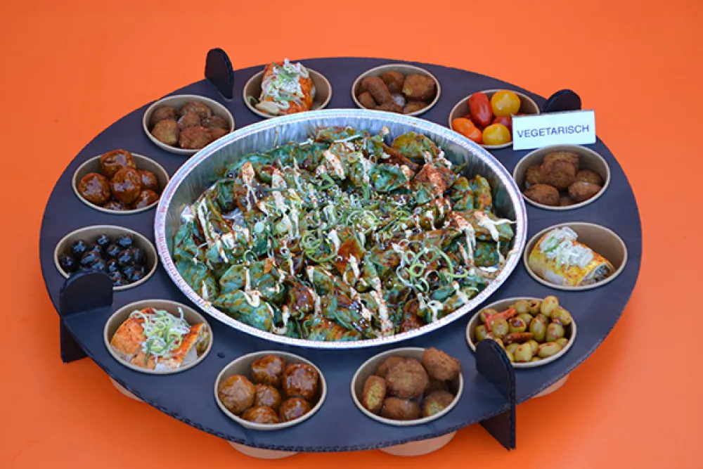 Vegetarische Borrel / Cateringschaal incl dumplings - GROOT 60 CM